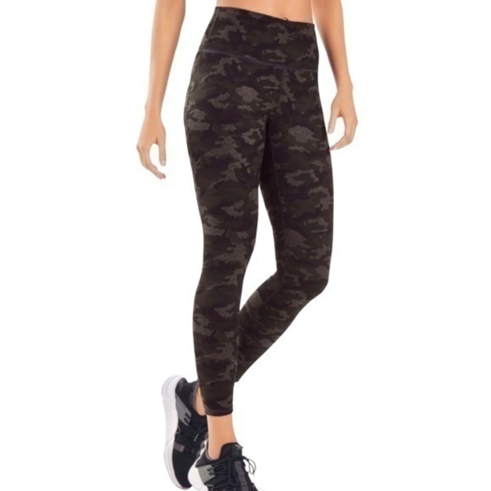 Fabletics power hold 7/8 leggings camo
